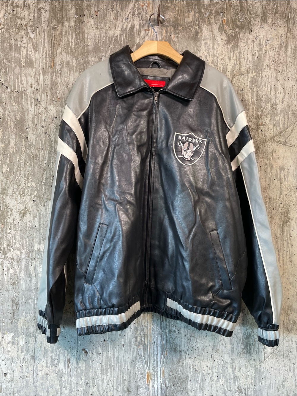 NFL Men's Vintage Las Vegas Raiders Jacket Size 2XL